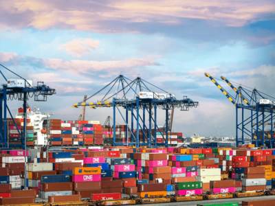 port avec containers